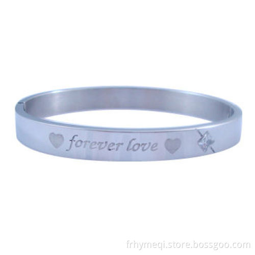 Narrow bangle with love pattern